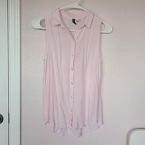 H&M Divided Pink Pinstripe Sleeveless Button Down Collared Shirt Blouse - Picture 1 of 6